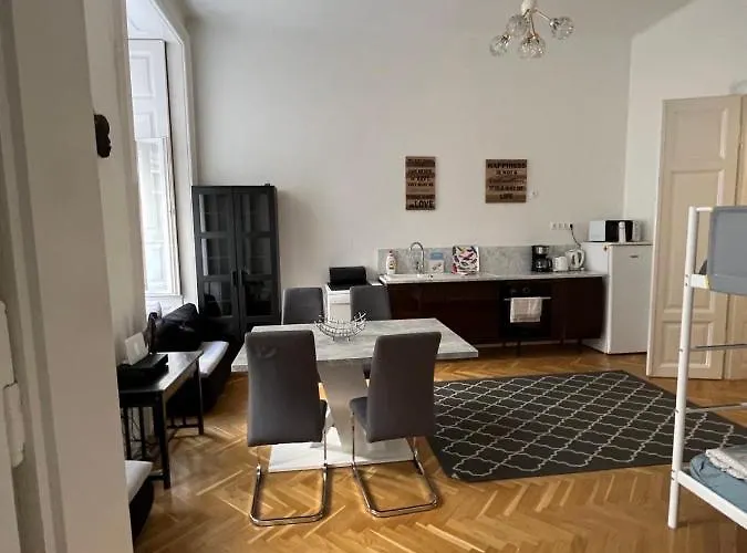 Love, Peace & Easy Living Apartment